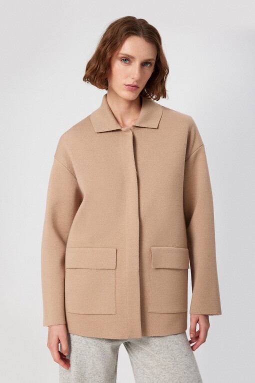 Beige Shirt Collar Pocket Detail Women's Jacket - Triko Mısırlı