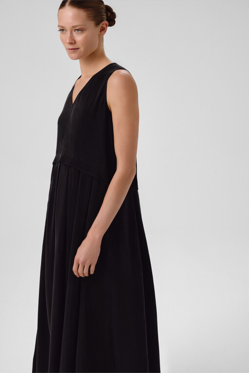 Black Pleated Hem Sleeveless Long Dress - Triko Mısırlı