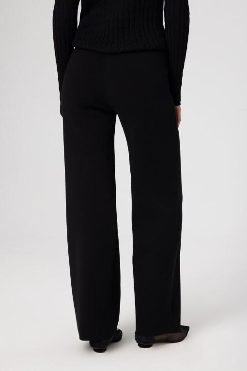 Black Pocket Detail Zippered Women's Pants - Triko Mısırlı