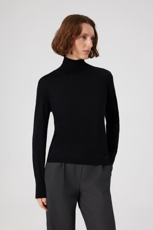 Black Turtle Neck Long Sleeve Women's Sweater 
