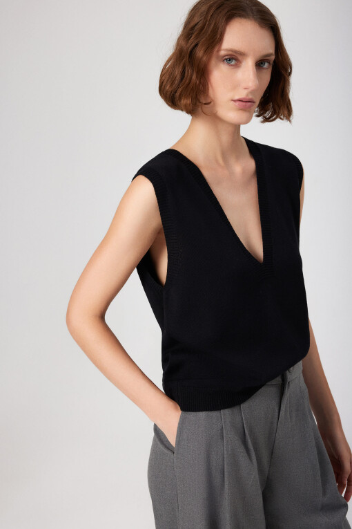 Black V-Neck Knit Women's Vest - Triko Mısırlı