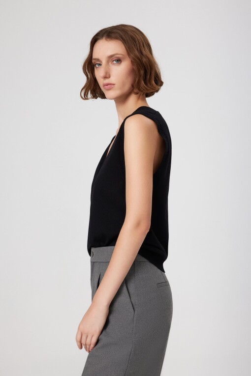 Black V-Neck Knit Women's Vest - Triko Mısırlı