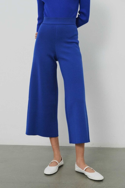 Blue Cropped Women's Pants 