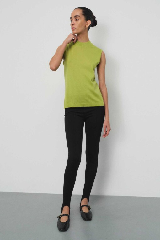 Green Half Turtle Neck Sleeveless Knit Blouse - Triko Mısırlı