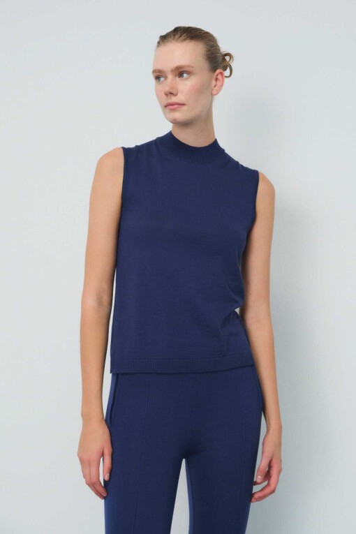 Indigo Half Turtle Neck Sleeveless Knit Blouse 