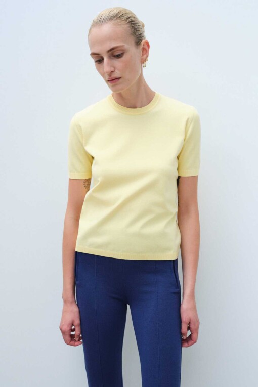 Short Sleeve Yellow Women's Sweater 